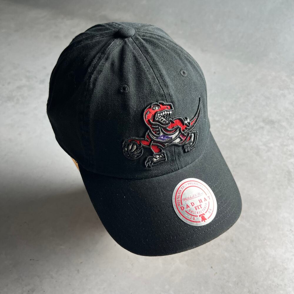 Toronto Raptors Cap Mitchell & Ness NBA Dad Hat Strap Back Black One Size NWT
